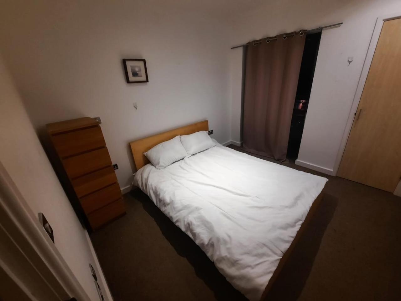 Room In Cardiff City Center - Swiftstay Extérieur photo