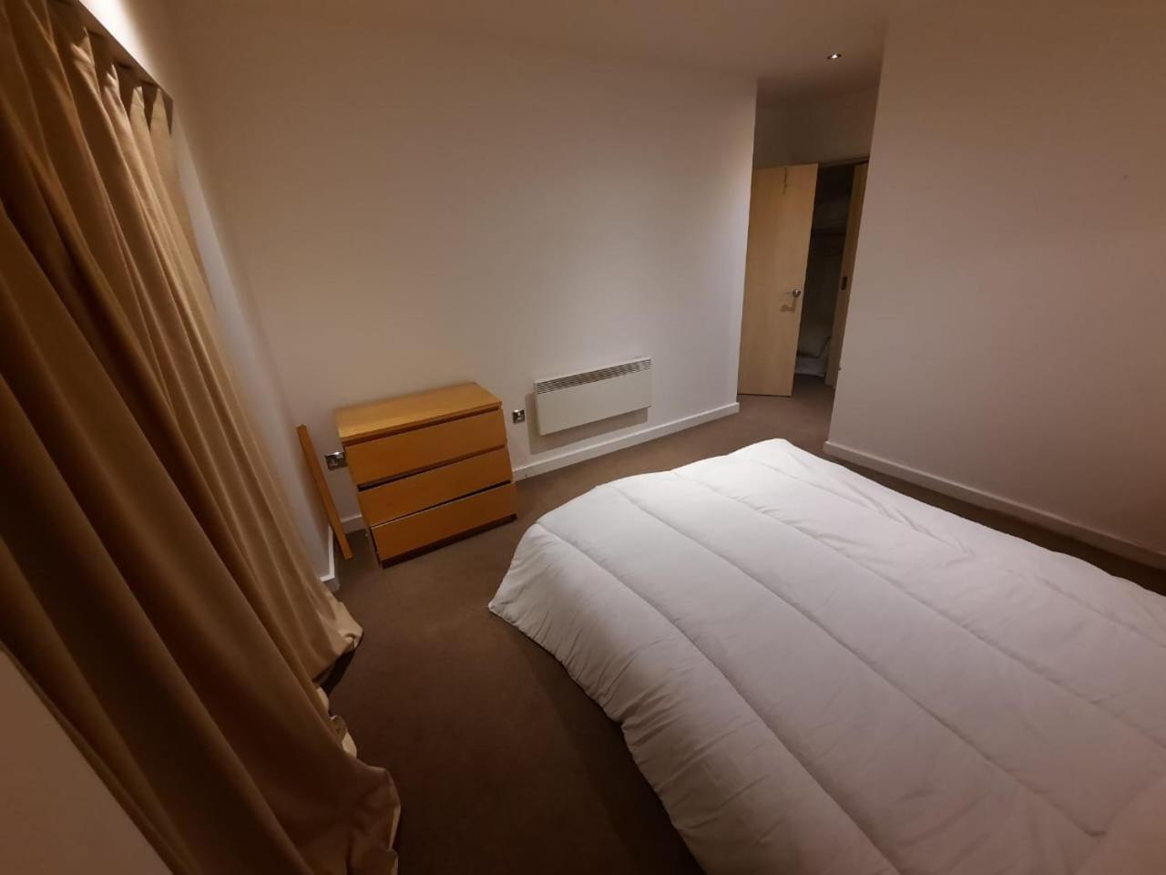 Room In Cardiff City Center - Swiftstay Extérieur photo